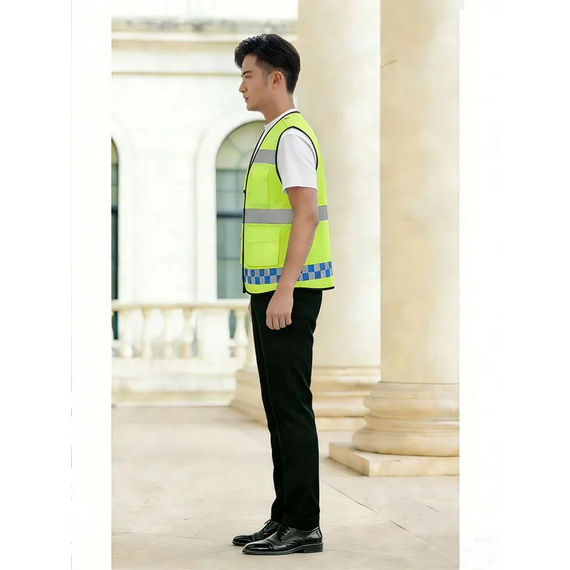 2Жилет для санитарных работников (3)